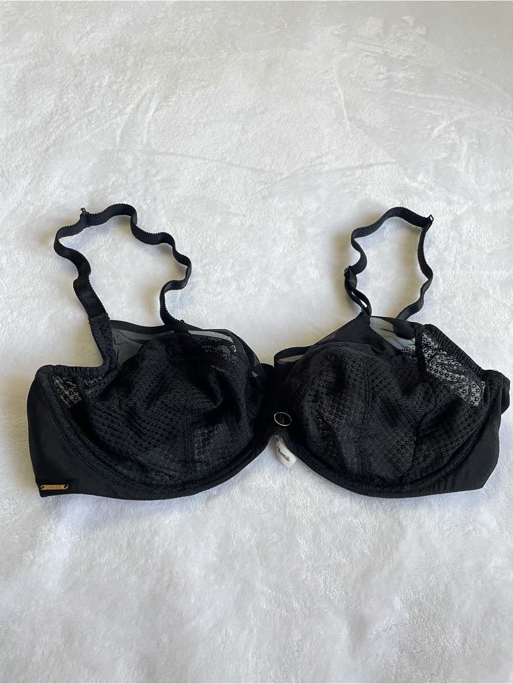 Chantelle Black Lace Underwire Braโ size 38D Elegant Comfort Plunge